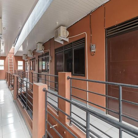 Reddoorz Syariah Near Siloam Hospitals Bulak Kapal Hotel Bekasi Ngoại thất bức ảnh