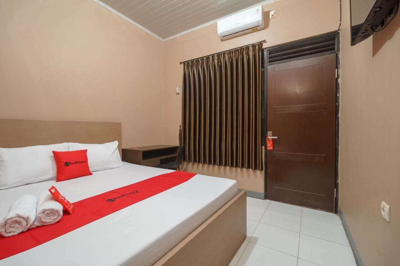 Reddoorz Syariah Near Siloam Hospitals Bulak Kapal Hotel Bekasi Ngoại thất bức ảnh