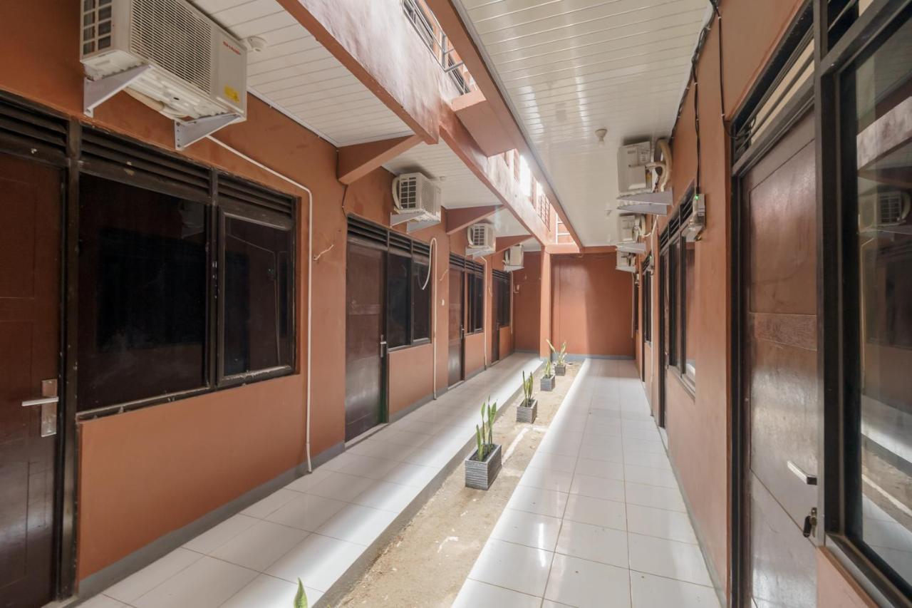 Reddoorz Syariah Near Siloam Hospitals Bulak Kapal Hotel Bekasi Ngoại thất bức ảnh